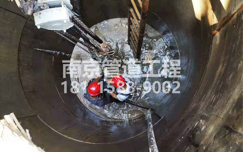 242夫子庙污水池清理